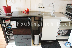 PF-HL: Posee un refrigerador mediano