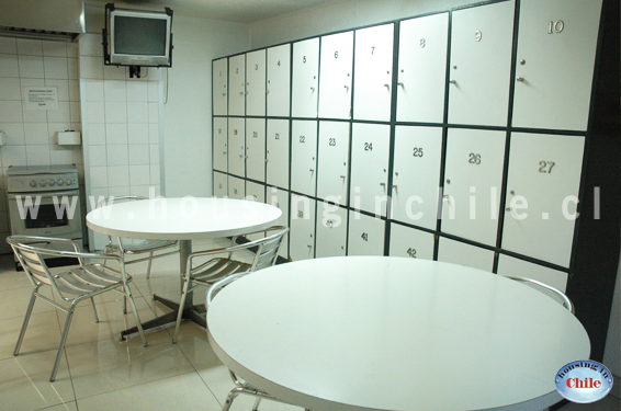 RE-AM: Comedor y casilleros