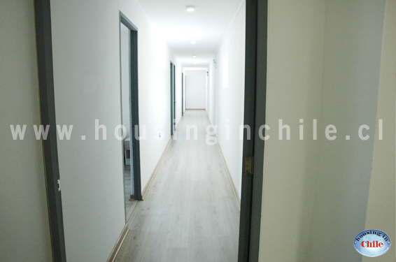 RE-JZ: Pasillo hacia 6 habitaciones ubicadas en el segundo piso