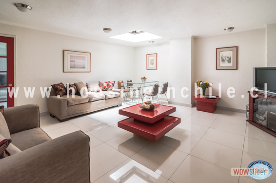 RE-AM: Lounge area